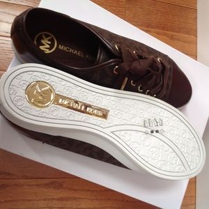 NEW-MICHAEL Michael Kors Women's Sneaker Size 8